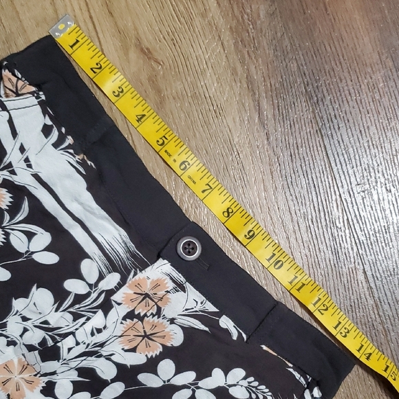 Elevenses Black and White Floral Cropped Pants - Picture 5 of 10